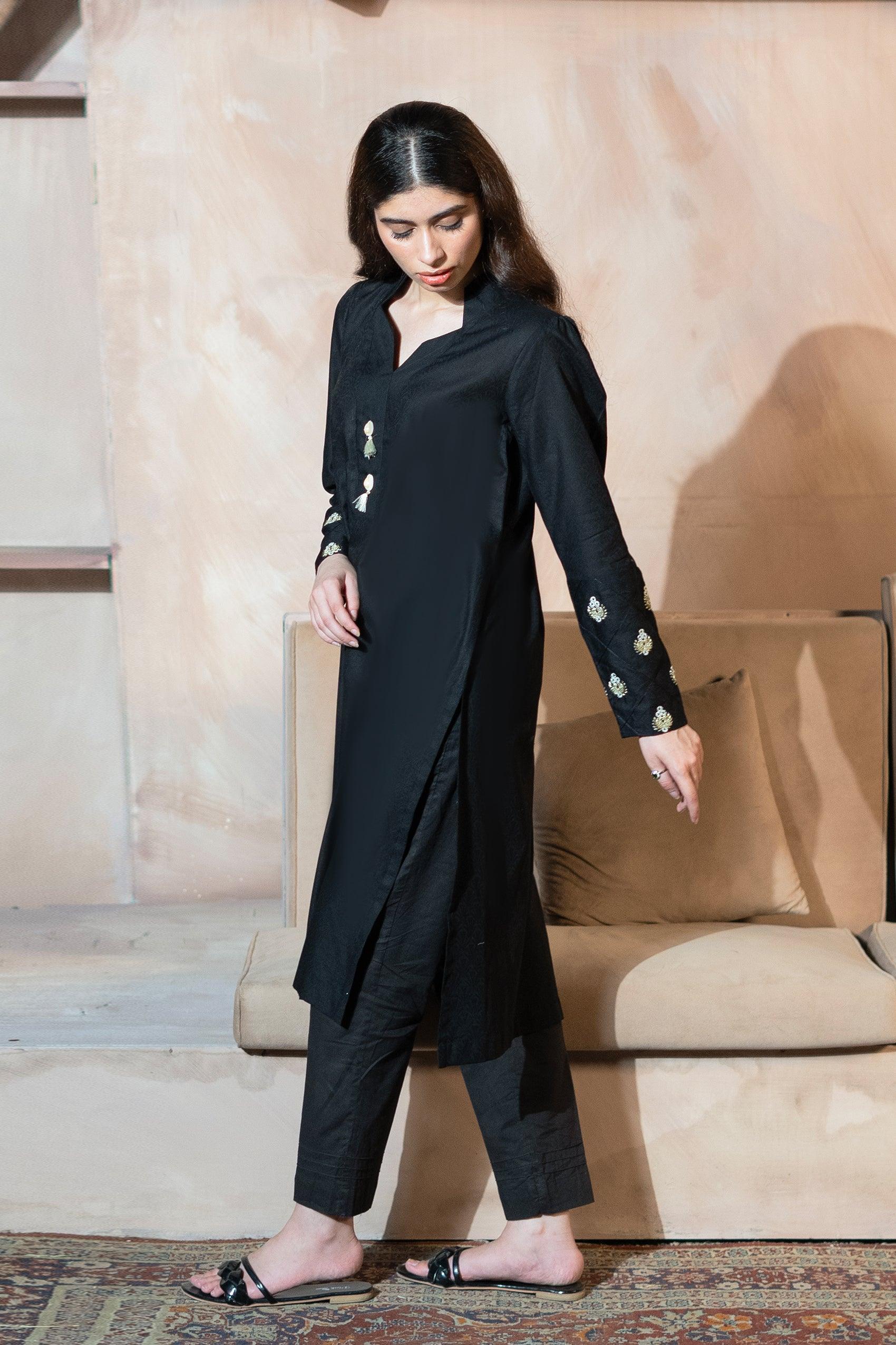 Embroidered Self Textured Lawn Shirt - Image 3